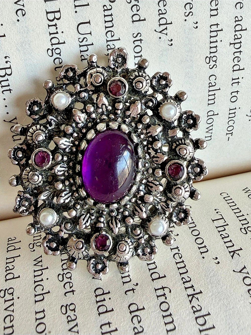 Sarah Coventry Catherine Purple Cabochon Brooch Like New